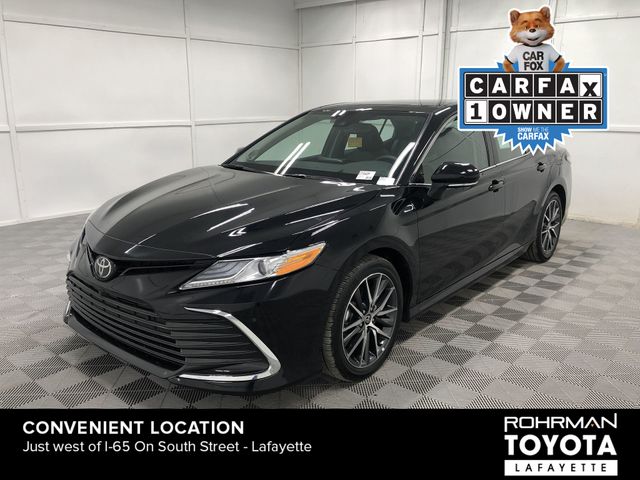 2024 Toyota Camry XLE 2