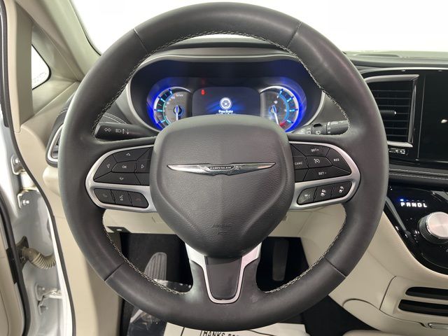 2022 Chrysler Pacifica Hybrid Touring L 20