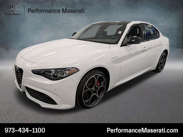 Milano White 2024 Alfa Romeo Giulia Veloce AWD Sedan All-Wheel Drive 8-Speed Automatic