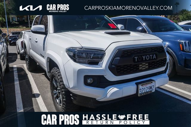 Super White 2018 Toyota Tacoma Pickup Truck 4X2 6-Speed Automatic