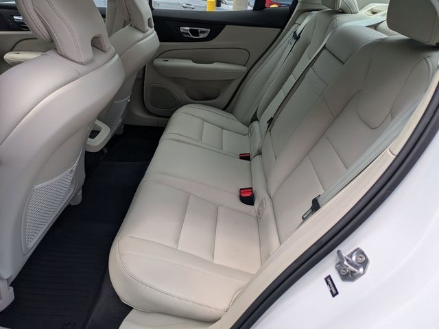 Used 2020 Volvo S60 T5 Momentum 4D Sedan