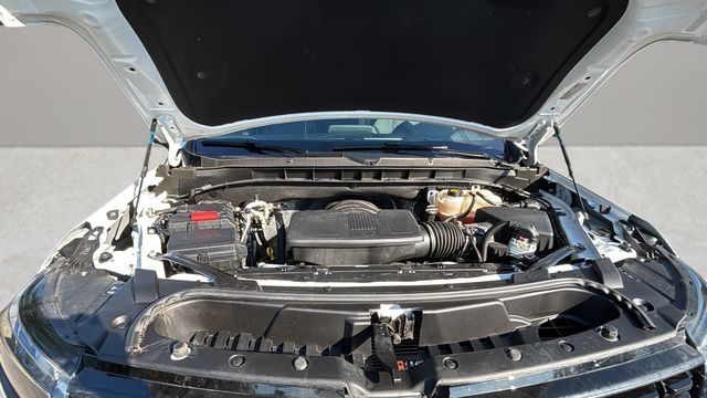 Used 2024 White Chevrolet RST image 33