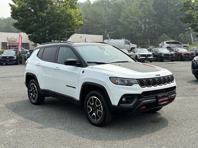 Bright White Clearcoat 2025 Jeep Compass SUV / Crossover Four-Wheel Drive 8-Speed Automatic