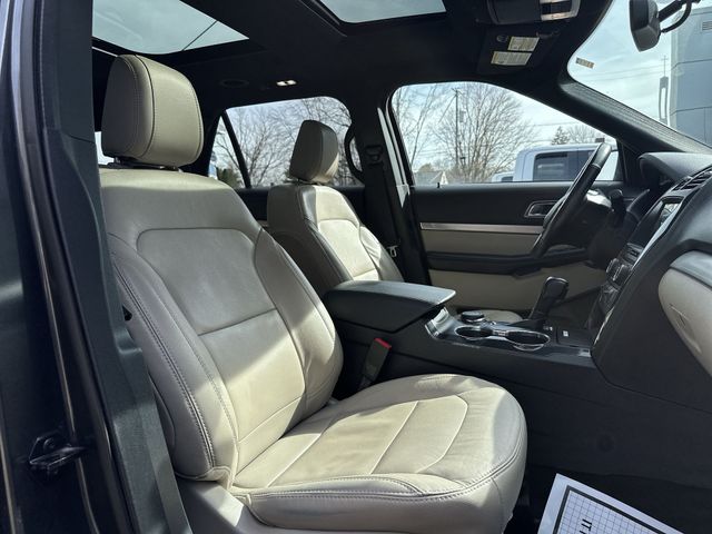 Used 2018 Gray Ford XLT image 29