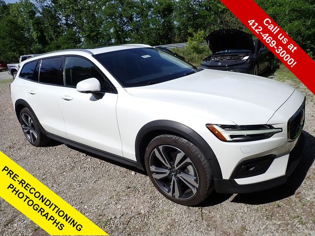 Crystal White 2024 Volvo V60 Cross Country B5 Plus AWD Wagon All-Wheel Drive Automatic