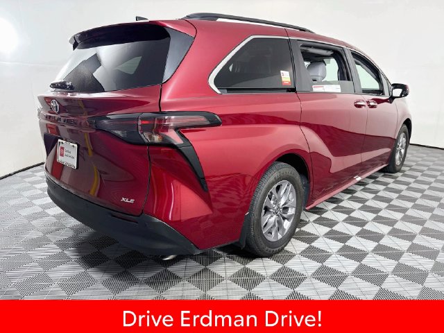 Used 2025 Toyota Sienna Van