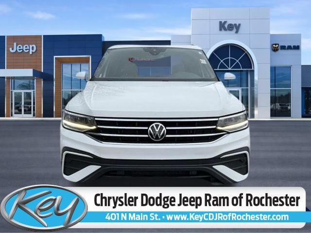 White 2022 Volkswagen Tiguan SE 4Motion SUV / Crossover All-Wheel Drive Automatic