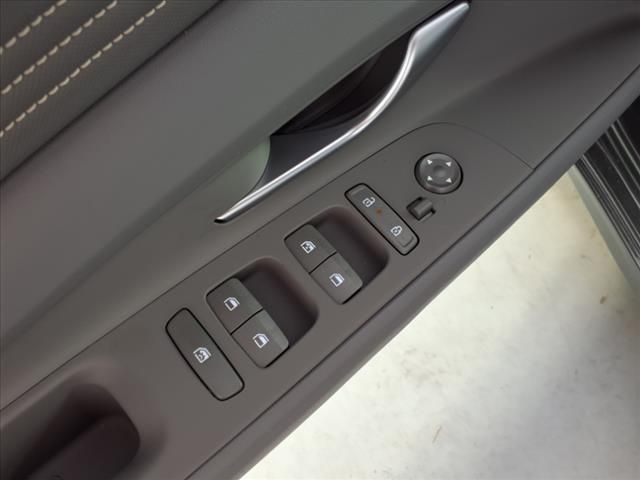 2025 Hyundai Elantra SEL Convenience photo
