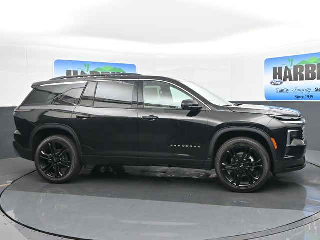 2025 Chevrolet Traverse LT photo