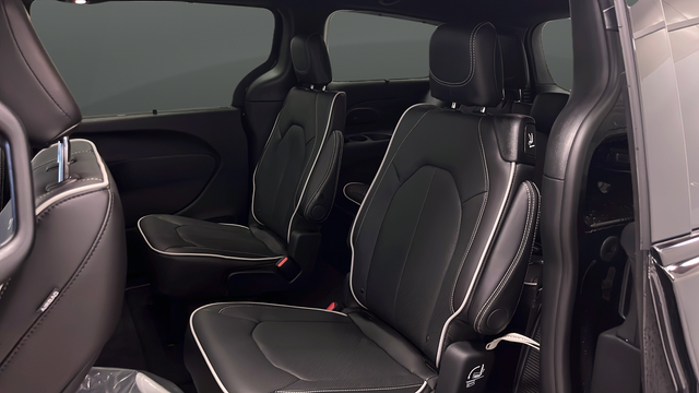 New 2027 Diamond Black Crystal Pearlcoat Chrysler Limited image 22