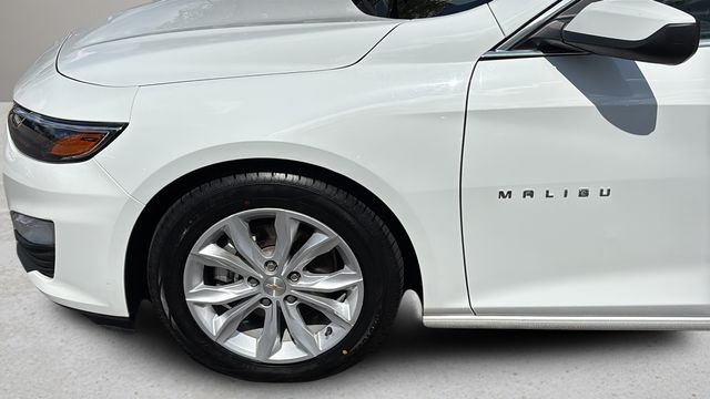 Used 2025 White Chevrolet LT image 37