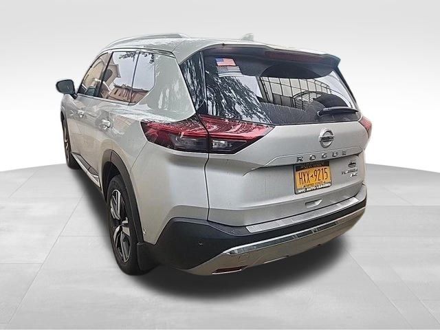 2021 Nissan Rogue Platinum 3