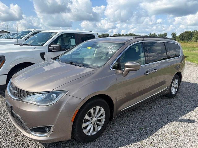 2017 Chrysler Pacifica Touring L - 2
