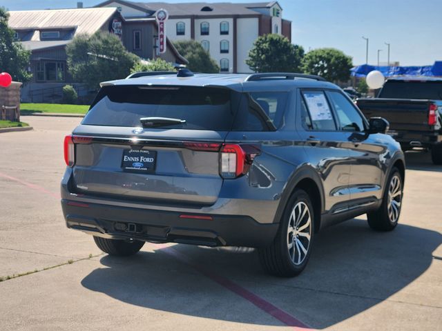 2025 Ford Explorer ST-Line photo