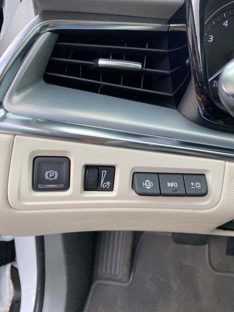 Used Car 2021 Cadillac Xt5  Premium Luxury For Sale Under $35,000 In San Antonio, Texas