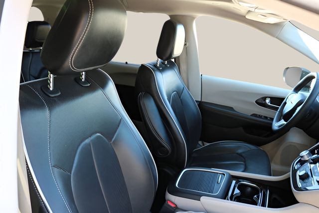 Used Car 2023 Chrysler Pacifica  Limited For Sale Under $35,000 In Austin, Texas