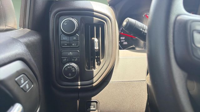 Used 2025 White Chevrolet Custom image 19