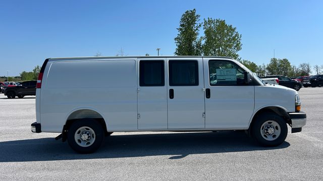 New 2026 Chevrolet Express 3500 Van