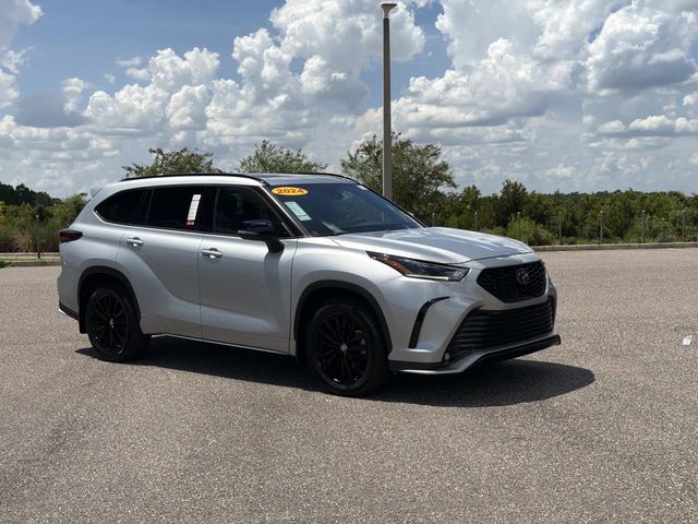 Celestial Silver Metallic 2024 Toyota Highlander SUV / Crossover Front-Wheel Drive 8-Speed Automatic