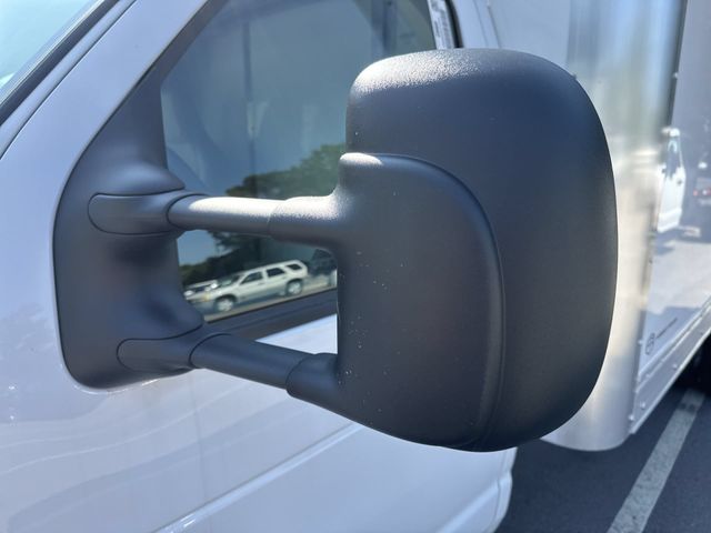 New 2027 White Ford 16FT BOX/LIFTGATE image 12
