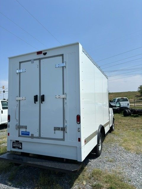 2024 GMC Savana 3500 Work Van 3