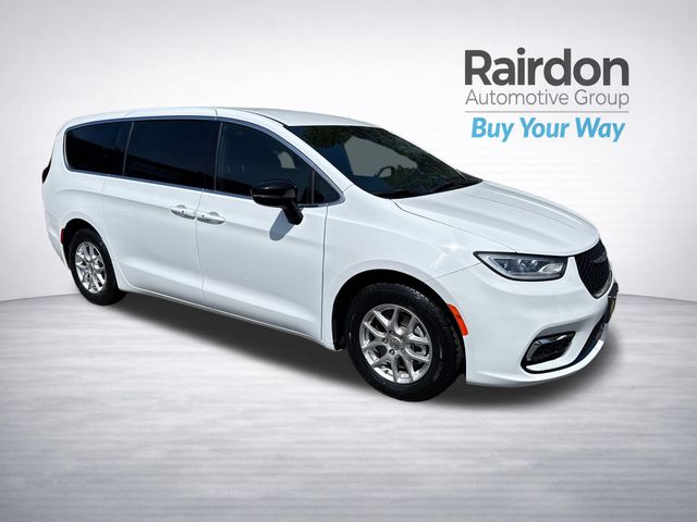 Bright White Clearcoat 2025 Chrysler Pacifica Minivan Front-Wheel Drive 9-Speed Automatic