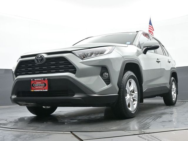 2021 Toyota RAV4 XLE 32