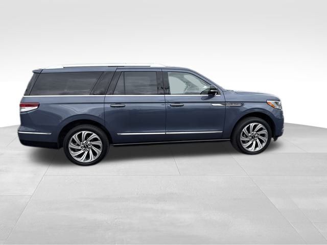 2023 Lincoln Navigator L Reserve photo