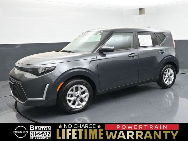 Gray 2025 Kia Soul LX FWD SUV / Crossover Front-Wheel Drive Continuously Variable Transmission