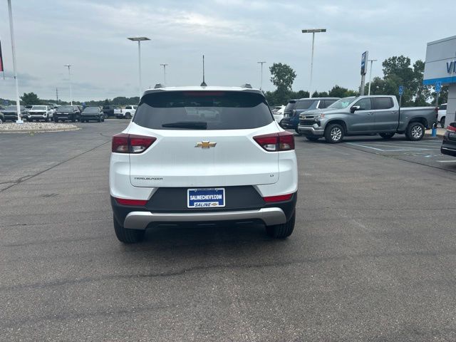 Used 2023 White Chevrolet LT image 4