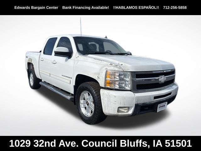 Summit White (Fleet) 2009 Chevrolet Silverado 1500 LTZ Crew Cab 4WD Pickup Truck Four-Wheel Drive 6-Speed Automatic