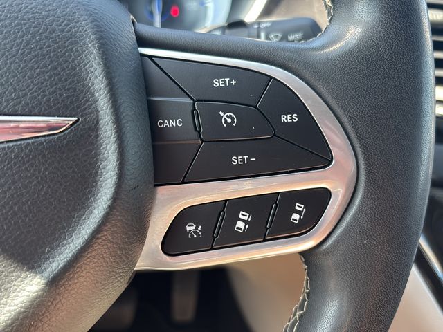 Used 2023 Chrysler Pacifica Van