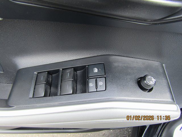 used 2022 Toyota Highlander car, priced at $21,999