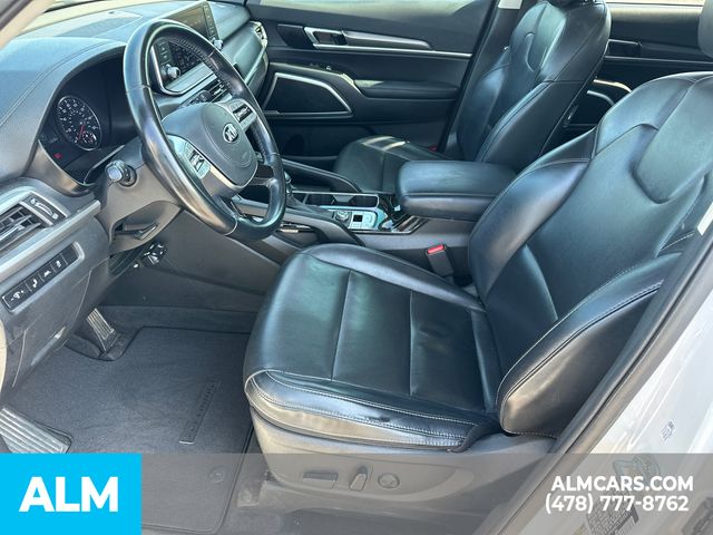 Used 2020 White Kia S image 10