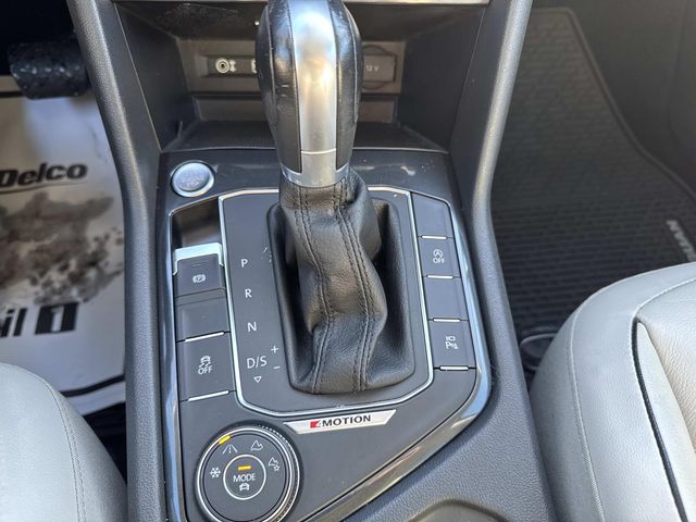 2018 Volkswagen Tiguan - Image 21