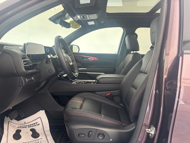 Used 2024 Chevrolet Traverse SUV