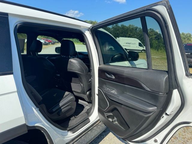 Used 2022 White Jeep Altitude image 15