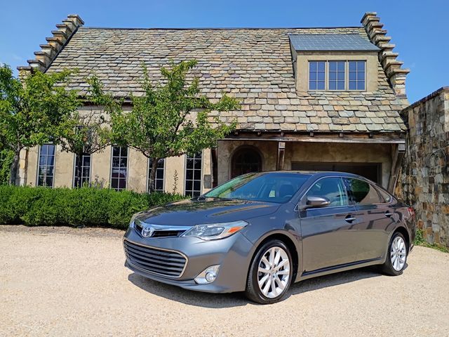 Magnetic Gray Metallic 2013 Toyota Avalon Sedan Front-Wheel Drive 6-Speed Automatic