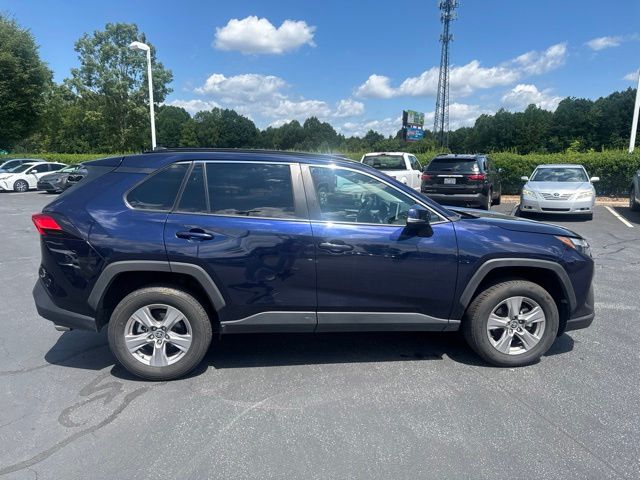 2025 Toyota RAV4 XLE - Photo 16