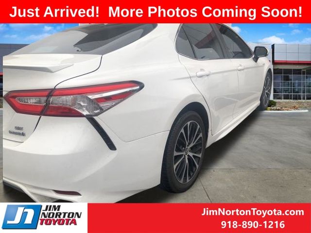 2020 Toyota Camry Hybrid SE 5