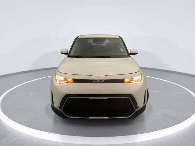 Used 2023 White Kia LX image 9