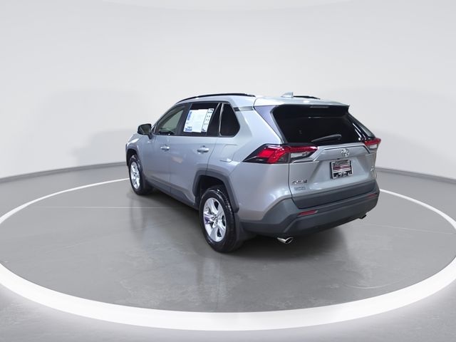 Used 2019 Silver Toyota XLE image 6