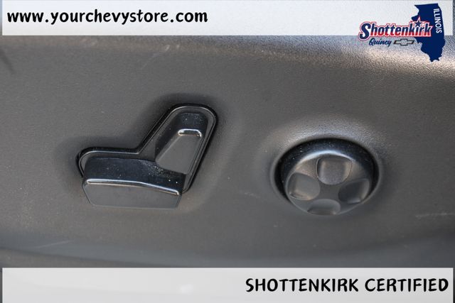Used 2024 Chrysler Pacifica Van