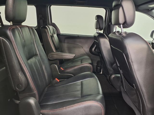 2018 Dodge Grand Caravan GT - 11