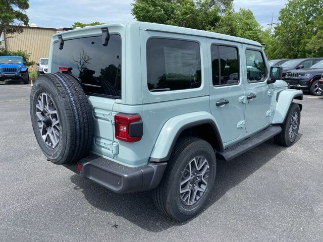 2024 Jeep Wrangler Sahara 8