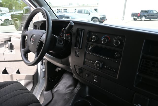 2023 GMC Savana 2500 Work Van photo