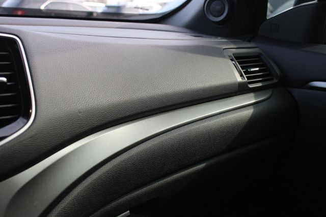 Used 2023 Silver Honda EX-L image 21