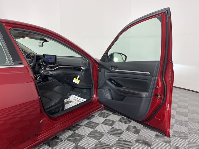 2025 Scarlet Ember Nissan Altima SR FWD Sedan