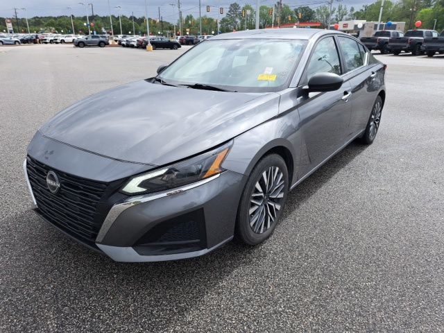 Used 2024 Gray Nissan 2.5 SV image 2