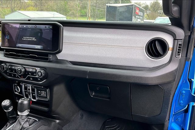 Used 2024 Jeep Gladiator Sport 4D Crew Cab